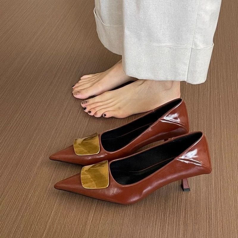 Court Heel Pointed - كعب فرنسي مدبب عند الأصابع لعام
