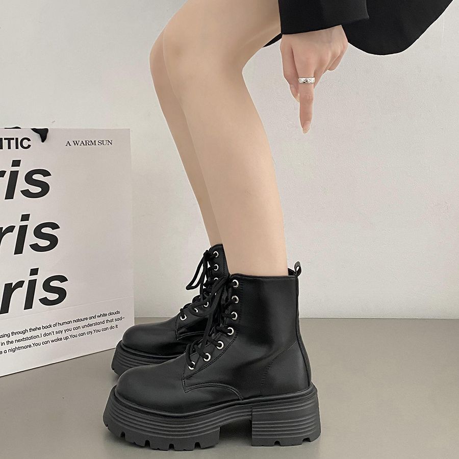 حذاء بوت قصير نسائي بتصميم بري - مراجعة Sock Boot Women وسعره