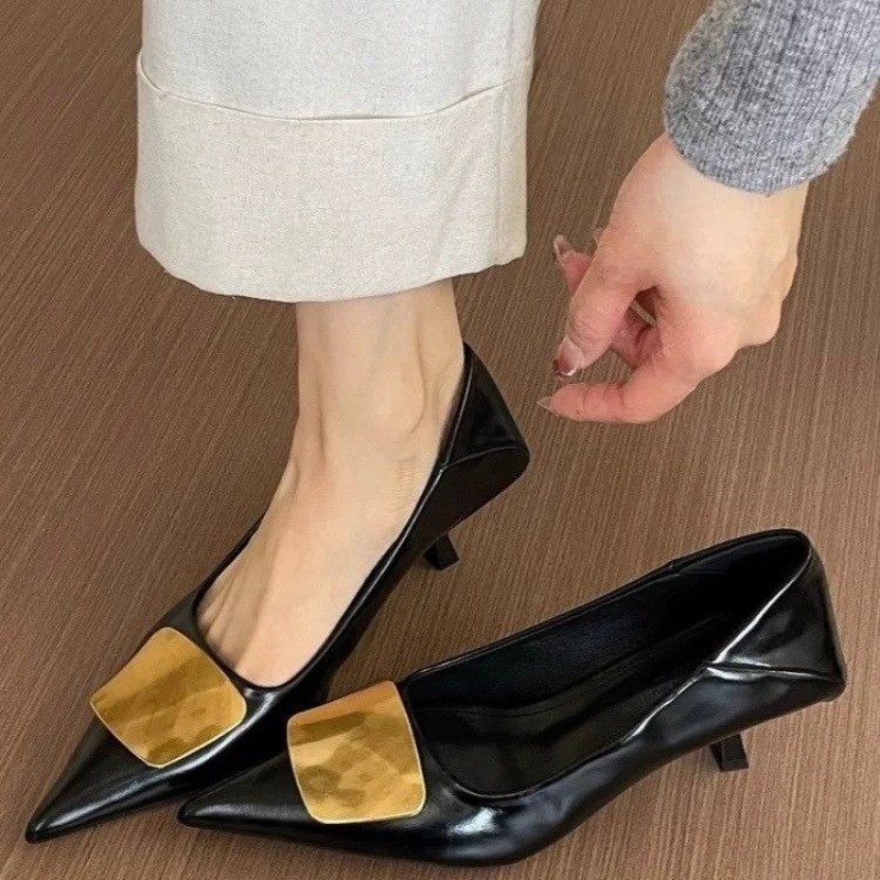 كعب فرنسي مدبب عند الأصابع لعا - مراجعة Court Heel Pointed وسعره